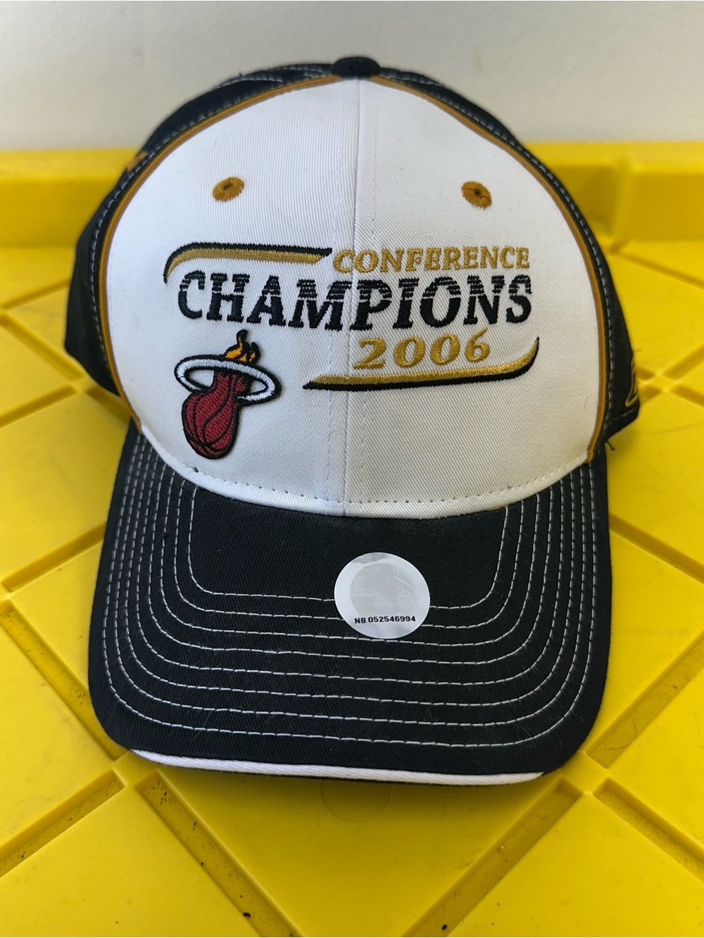Reebok Miami Heat NBA Basketball 2006 Conference Champions Cap Hat White Black